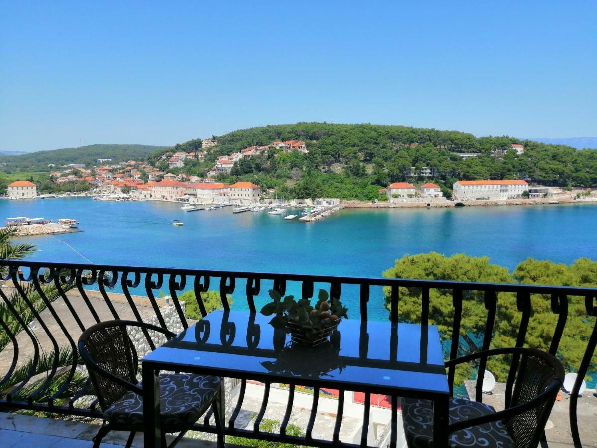 Apartments And Room Caric Йелса Екстериор снимка