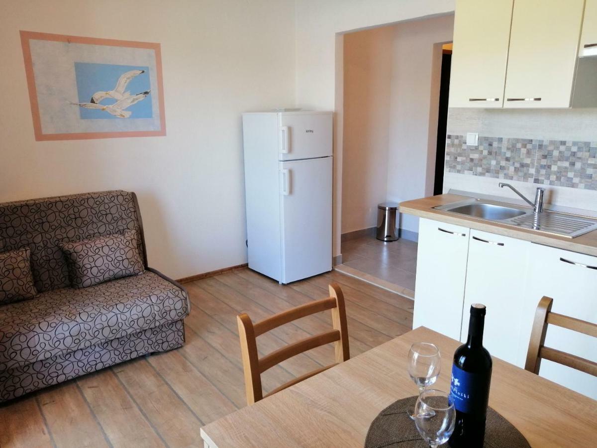 Apartments And Room Caric Йелса Екстериор снимка