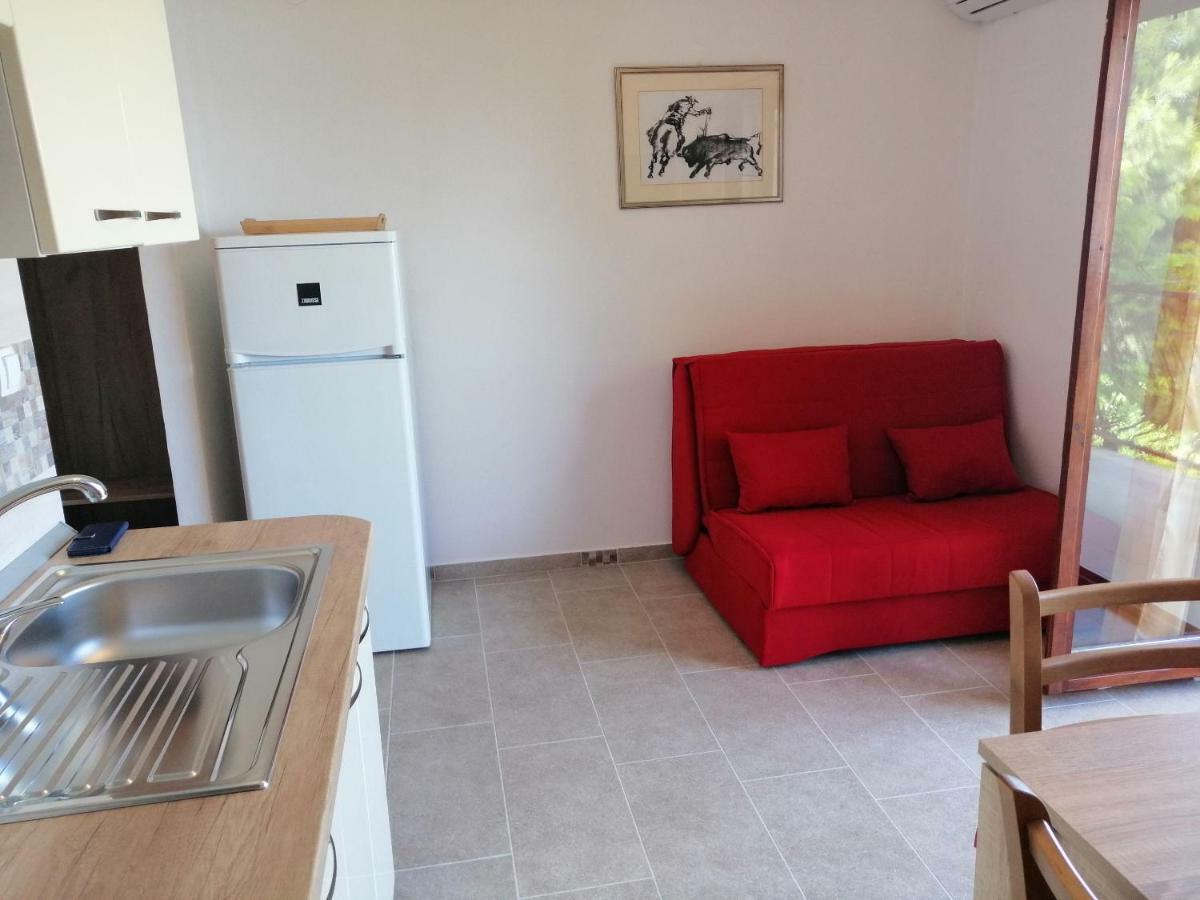 Apartments And Room Caric Йелса Екстериор снимка