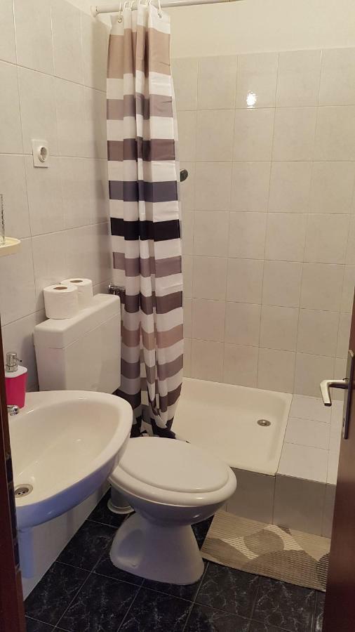 Apartments And Room Caric Йелса Екстериор снимка