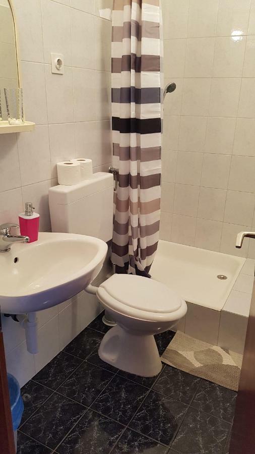 Apartments And Room Caric Йелса Екстериор снимка