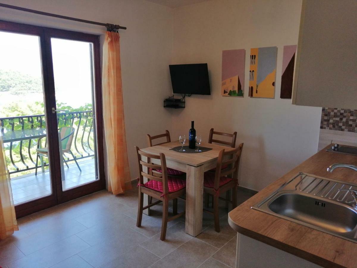 Apartments And Room Caric Йелса Екстериор снимка