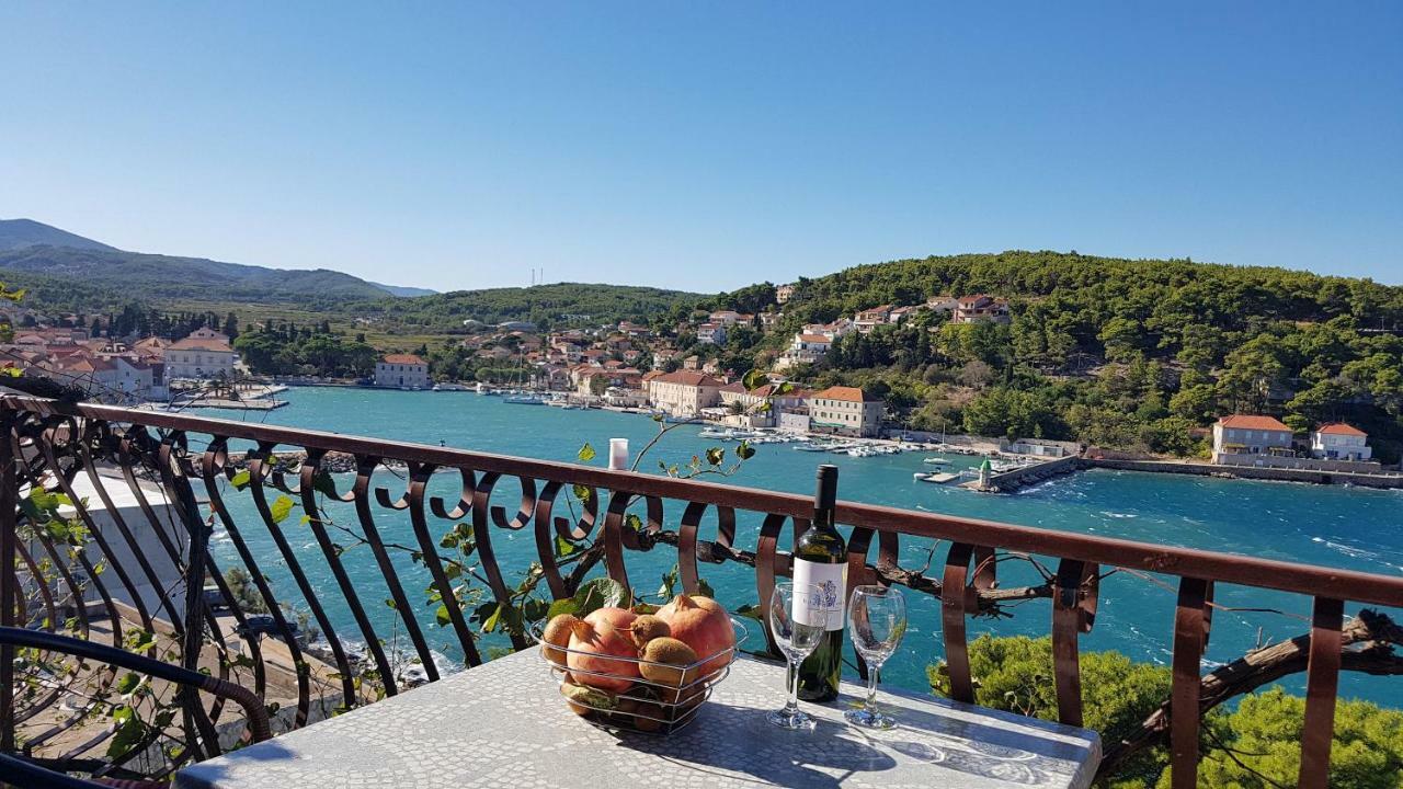 Apartments And Room Caric Йелса Екстериор снимка